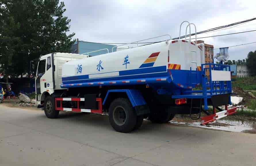 解放12噸灑水車
