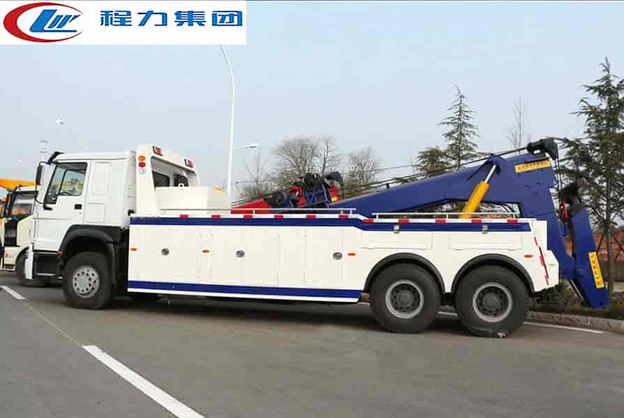 重汽后八輪一拖一清障車